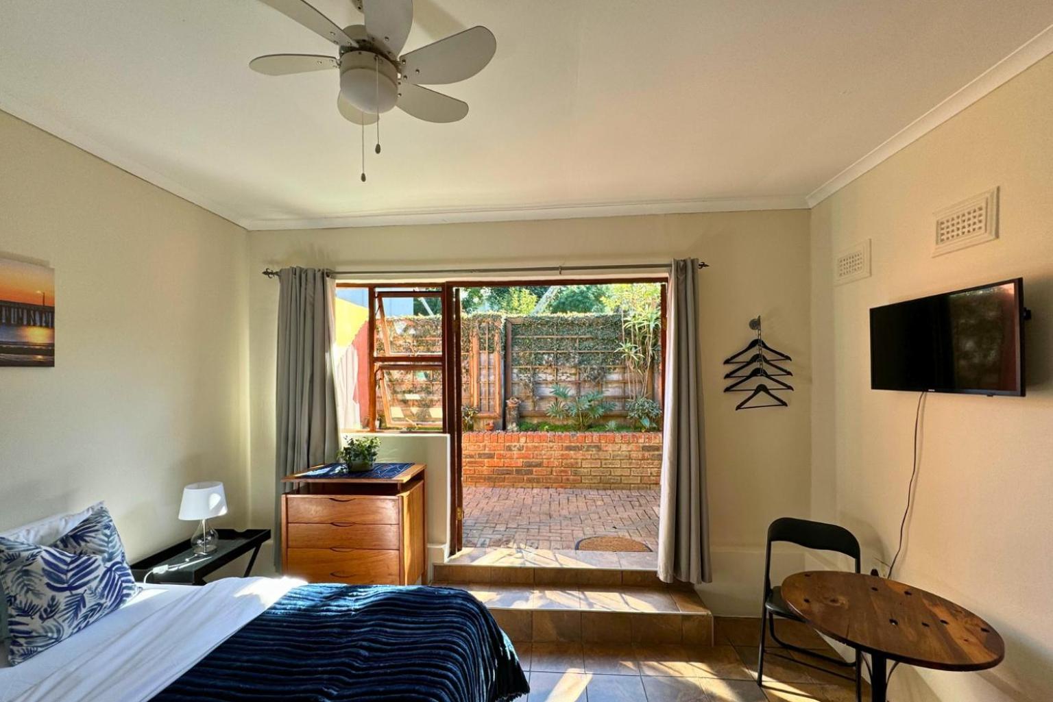The Courtyard Apartment *